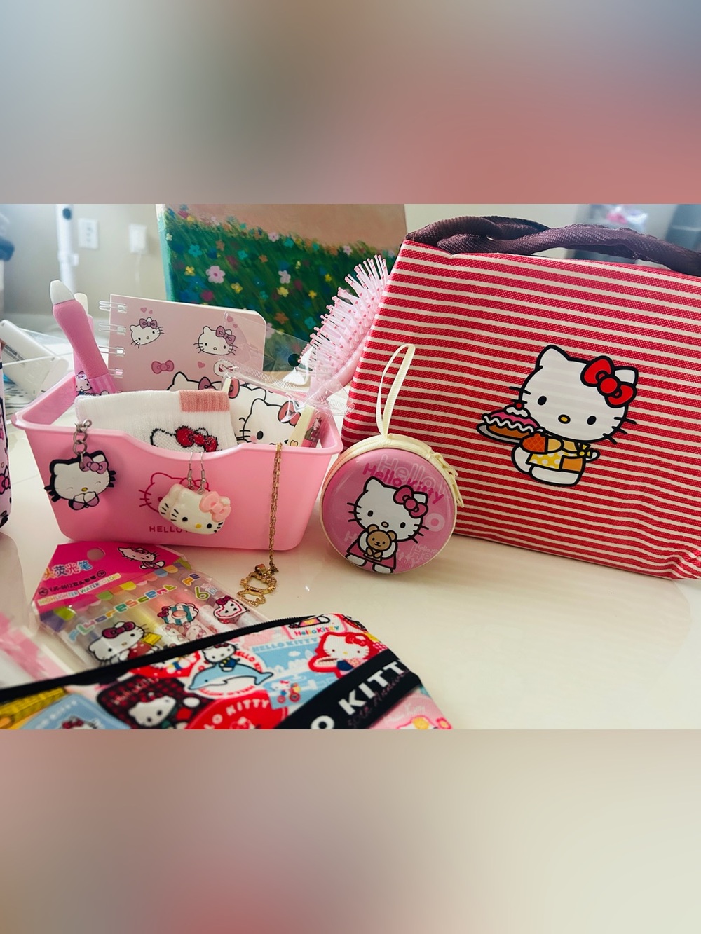 Back To School Hello Kitty Fans Accessory Bundle - Picture 4 of 5